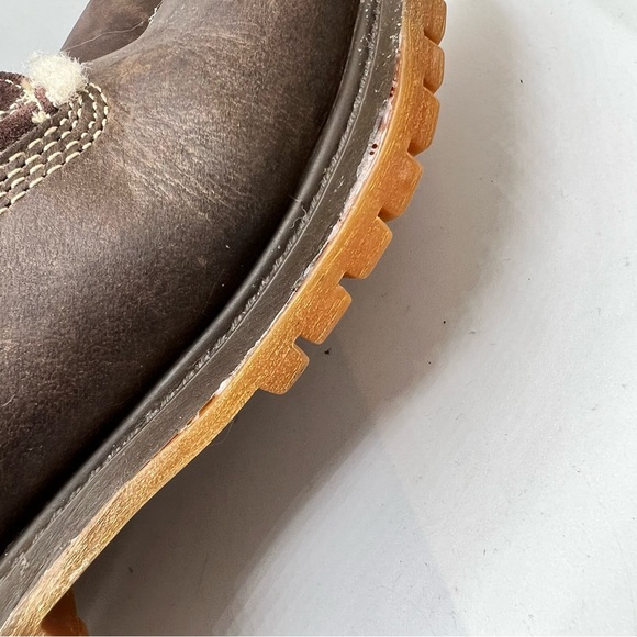 Timberland Womens Boots SZ 7 Brown Waterproof Fold Down Teddy Fleece. - Picture 11 of 12